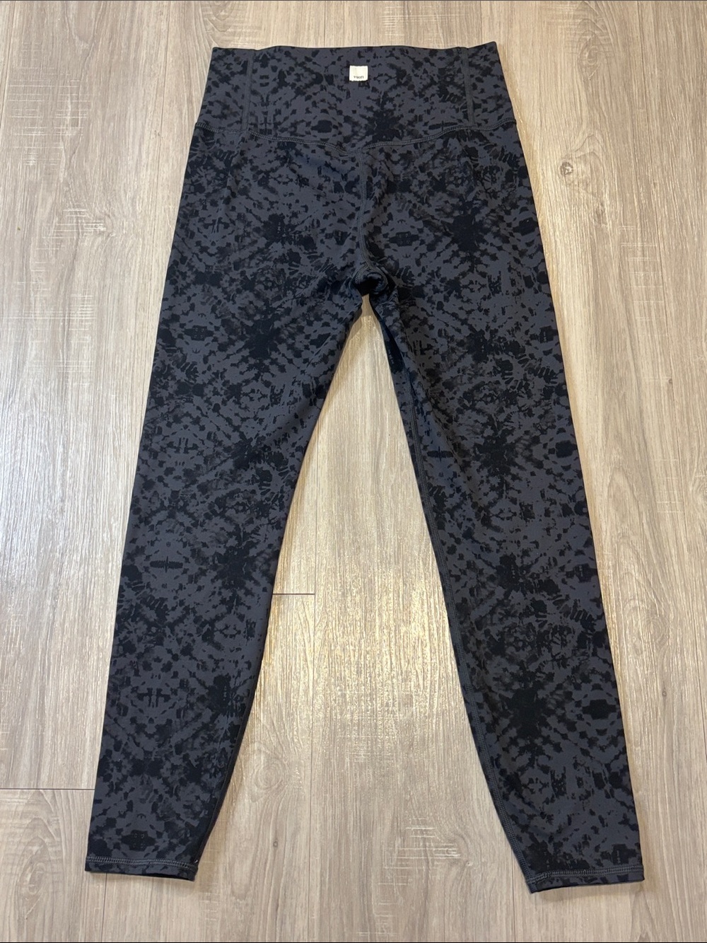 Vuori Studio Printed Legging, Charcoal Shibori - Picture 7 of 16